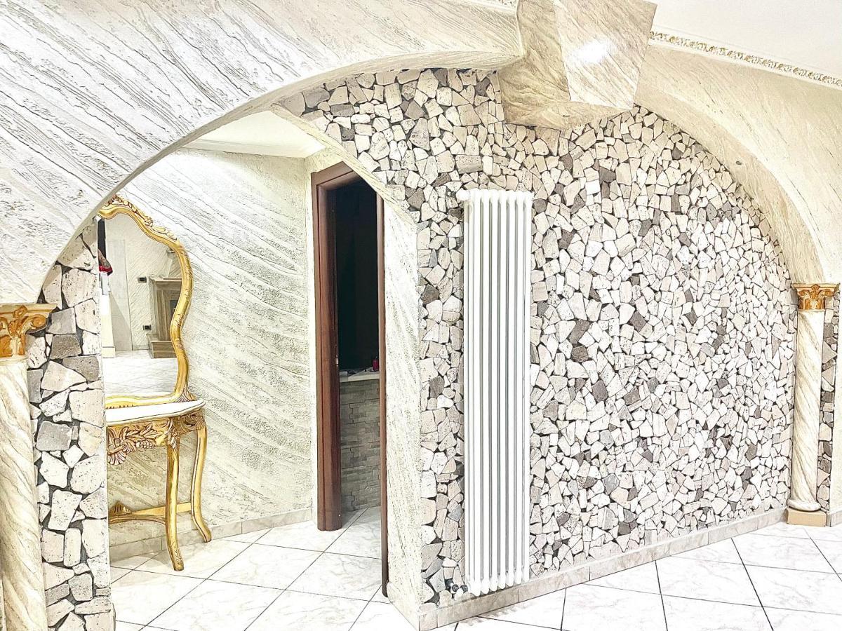 Gold Luxury Suite Home Roma Kültér fotó