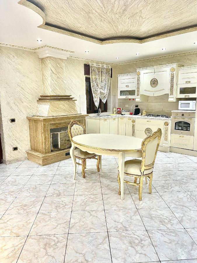 Gold Luxury Suite Home Roma Kültér fotó