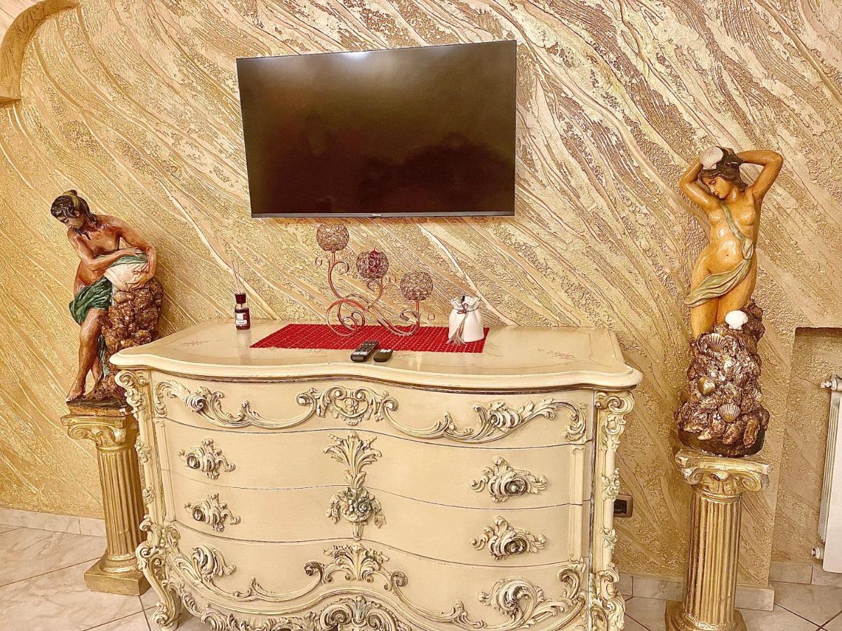 Gold Luxury Suite Home Roma Kültér fotó