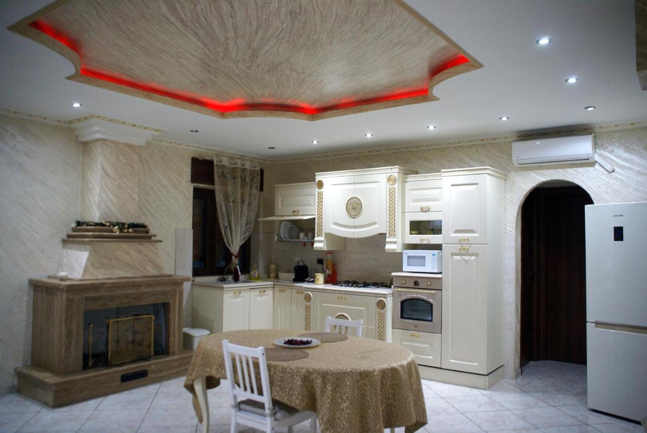 Gold Luxury Suite Home Roma Kültér fotó